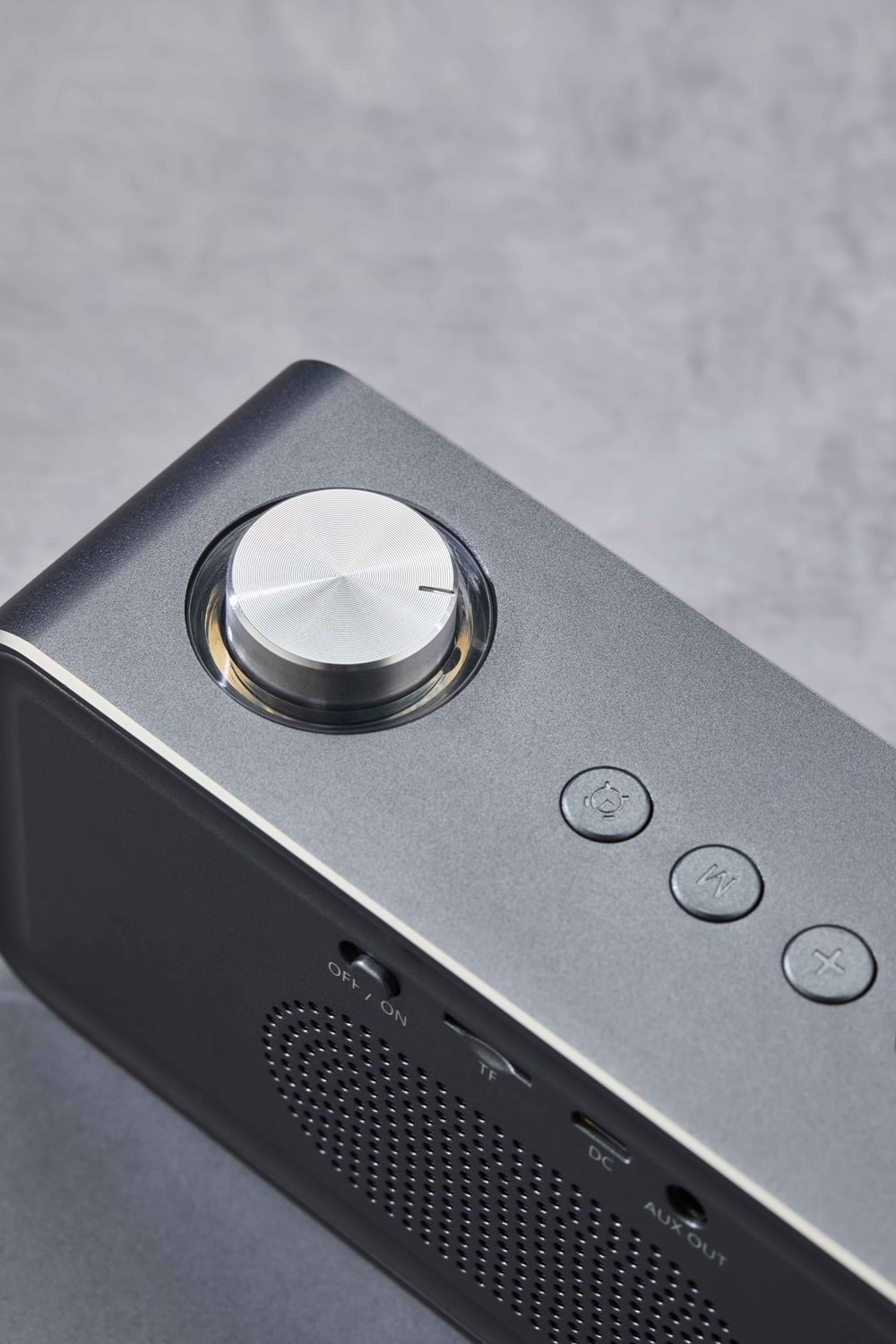 SAATLİ BLUETOOTH HOPARLÖR