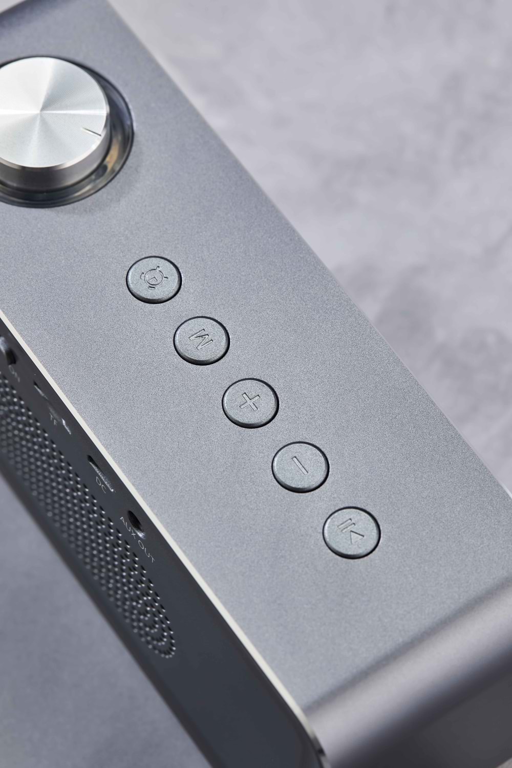 SAATLİ BLUETOOTH HOPARLÖR